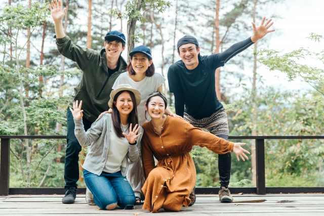 イベント会場で楽しむ学生たち